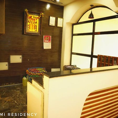 מלון טירופאטי Sri Lakshmi Residency מראה חיצוני תמונה
