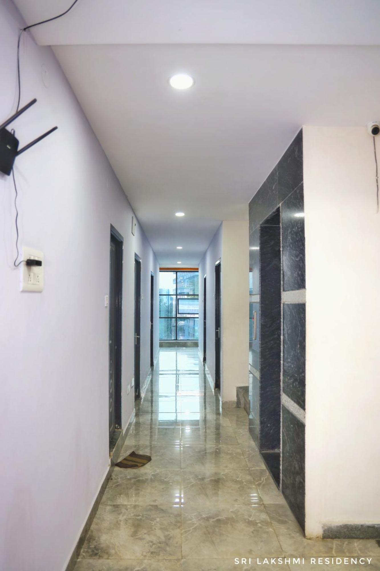 מלון טירופאטי Sri Lakshmi Residency מראה חיצוני תמונה