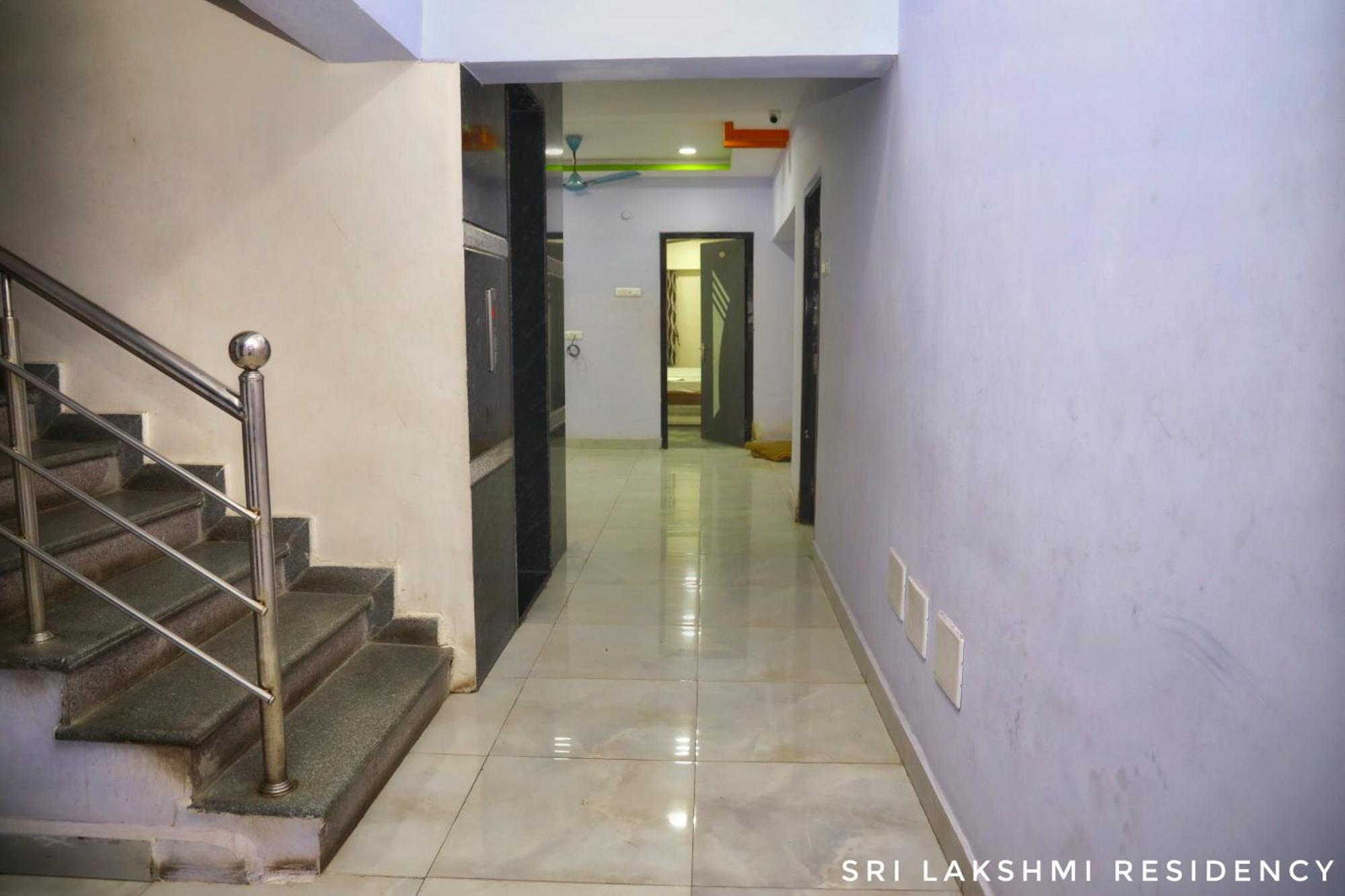 מלון טירופאטי Sri Lakshmi Residency מראה חיצוני תמונה