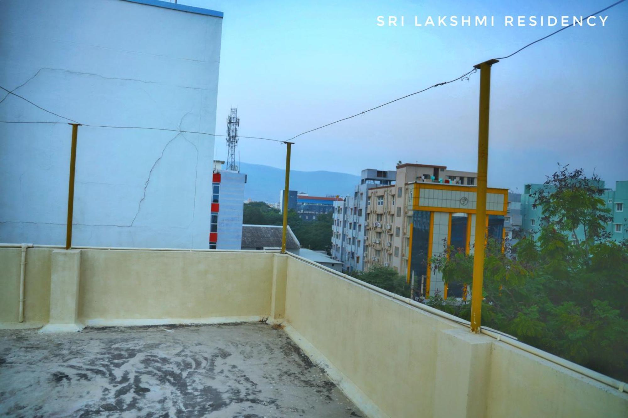 מלון טירופאטי Sri Lakshmi Residency מראה חיצוני תמונה