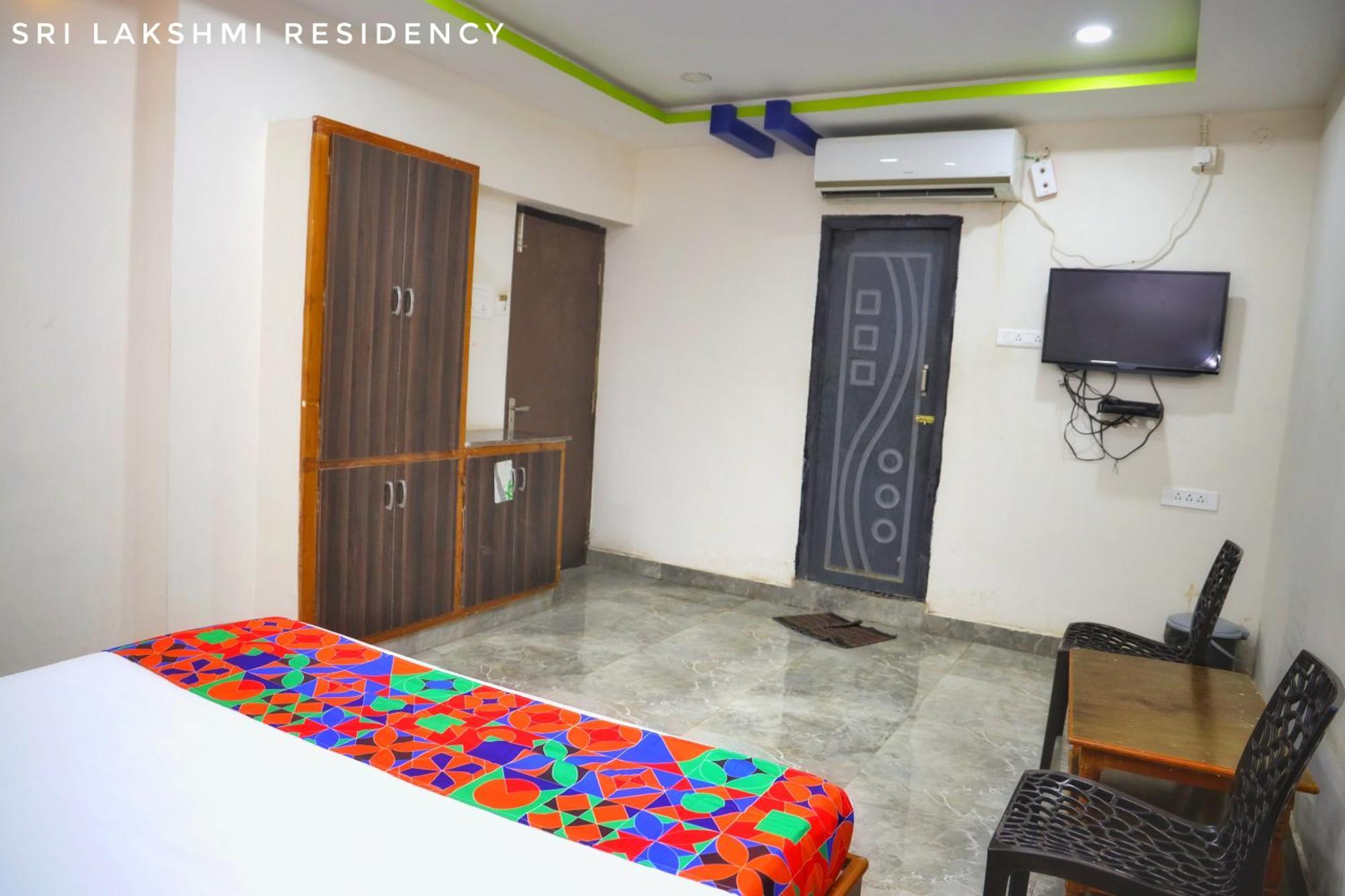 מלון טירופאטי Sri Lakshmi Residency מראה חיצוני תמונה