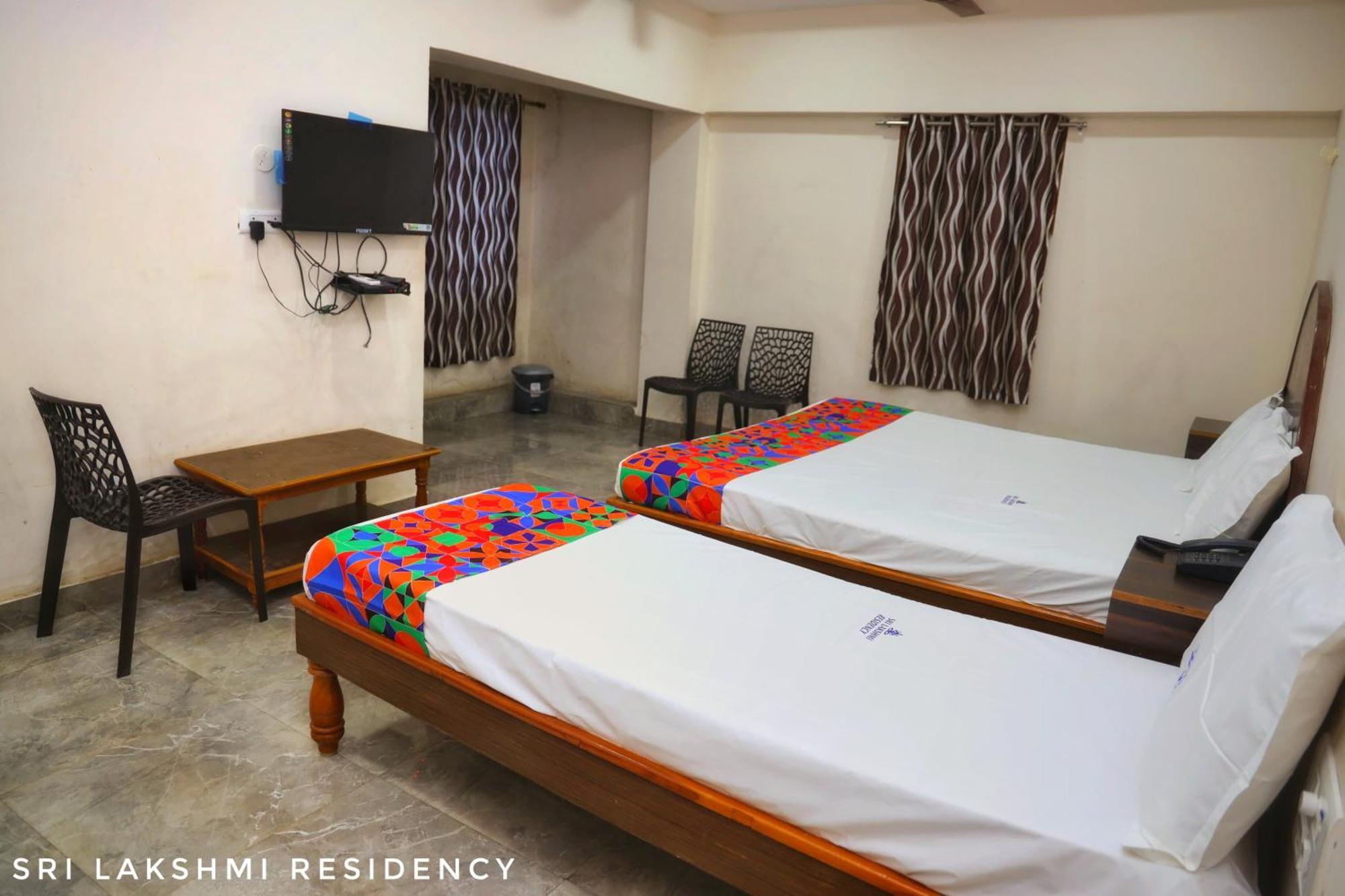 מלון טירופאטי Sri Lakshmi Residency מראה חיצוני תמונה