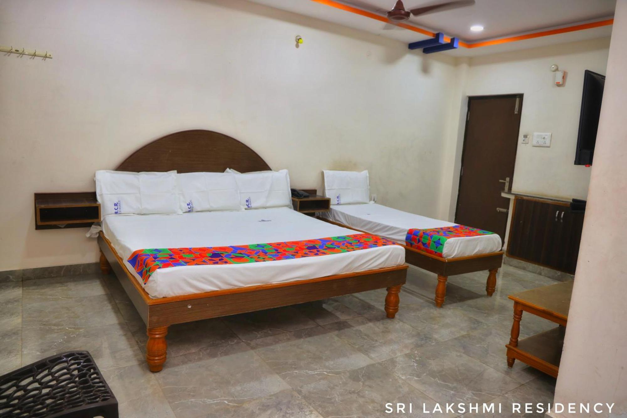 מלון טירופאטי Sri Lakshmi Residency מראה חיצוני תמונה